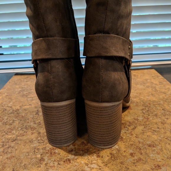 **FINAL SALE**Dolce by Mojo Moxy Boots... - Picture 3 of 8